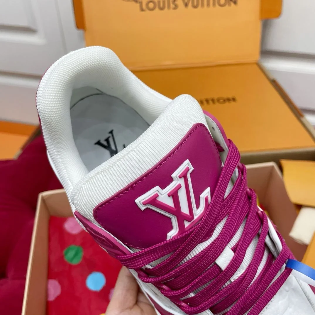 Sophisticated Louis Vuitton Trainer Sneaker 30987