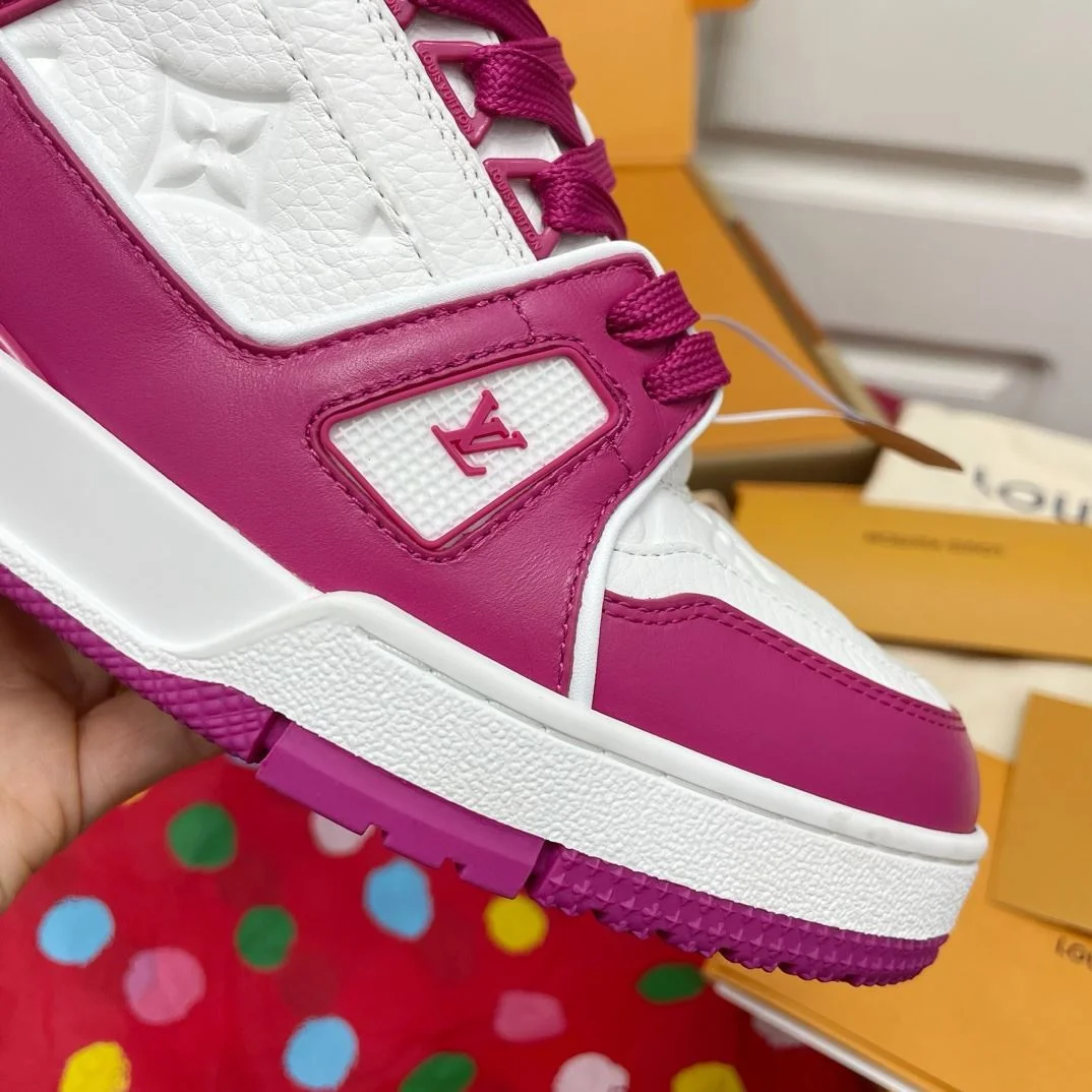Sophisticated Louis Vuitton Trainer Sneaker 30987
