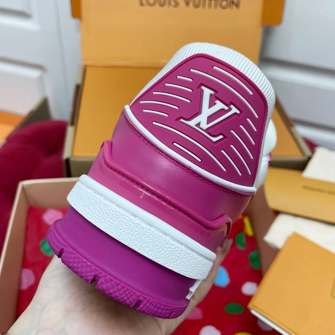 Sophisticated Louis Vuitton Trainer Sneaker 30987