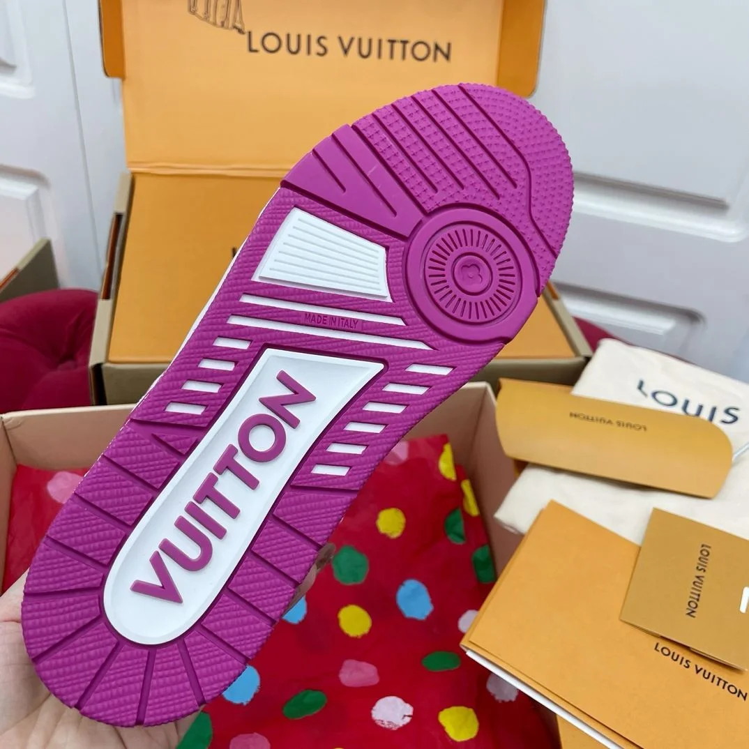Sophisticated Louis Vuitton Trainer Sneaker 30987