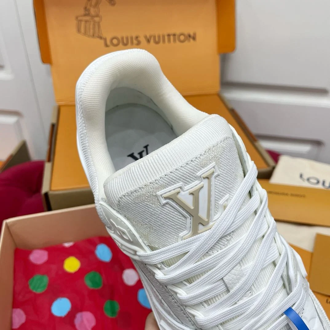 Louis Vuitton Trainer Sneaker Unique 30984