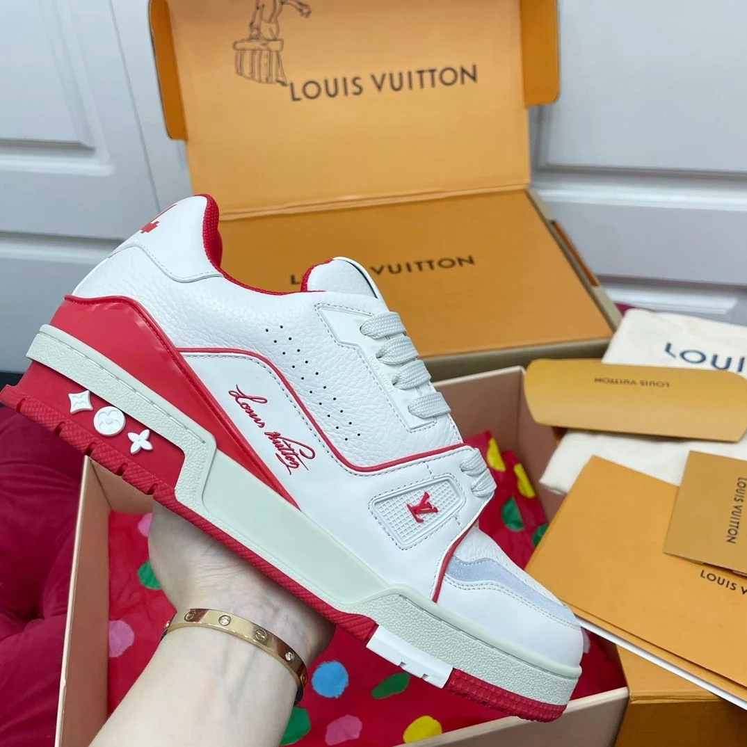 Practical Louis Vuitton Trainer Sneaker 30983