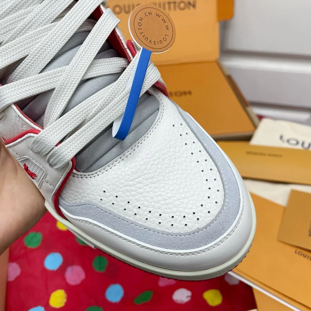 Practical Louis Vuitton Trainer Sneaker 30983