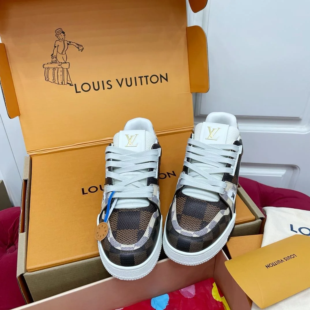 FashionForward Louis Vuitton Trainer Sneaker 30973