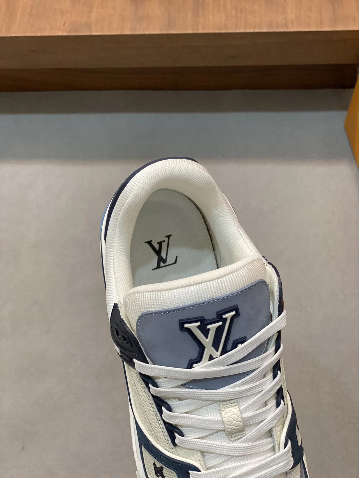 Louis Vuitton Trainer Sneaker Durable 30968