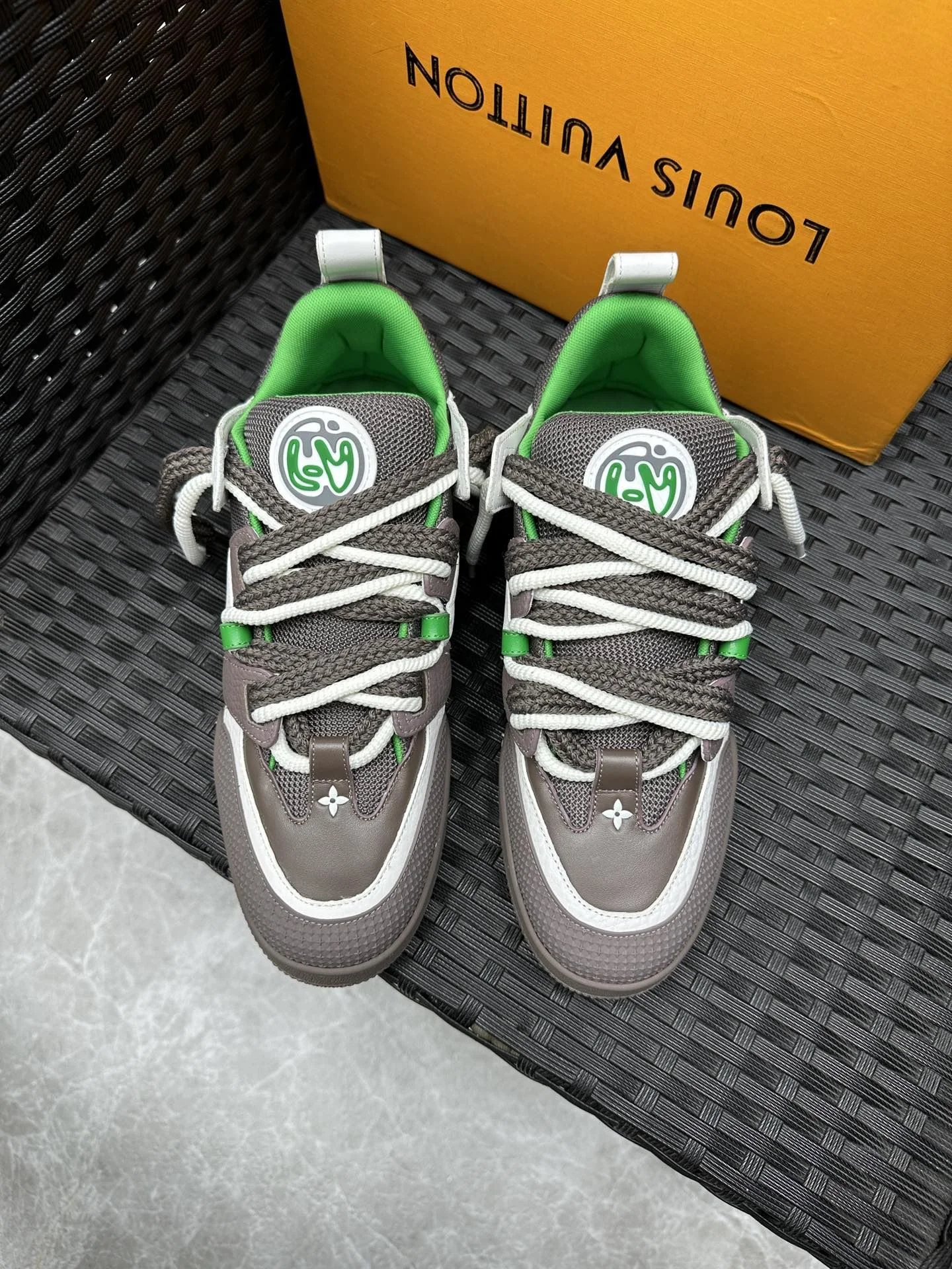 Lightweight Louis Vuitton Trainer Sneaker 30954