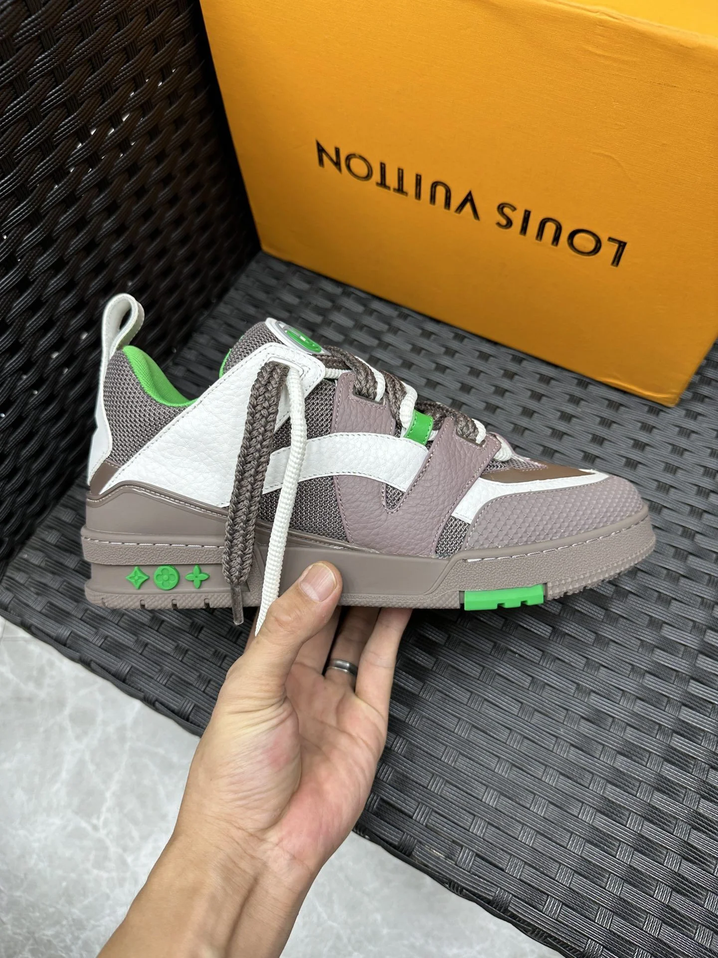 Lightweight Louis Vuitton Trainer Sneaker 30954