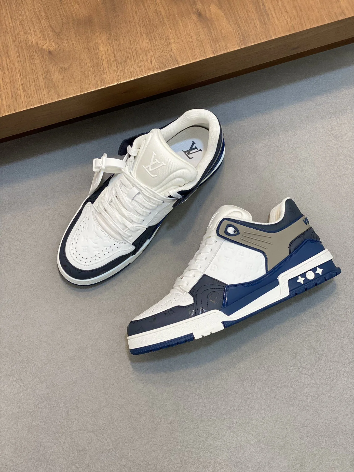 Versatile Louis Vuitton Trainer Sneaker 30965