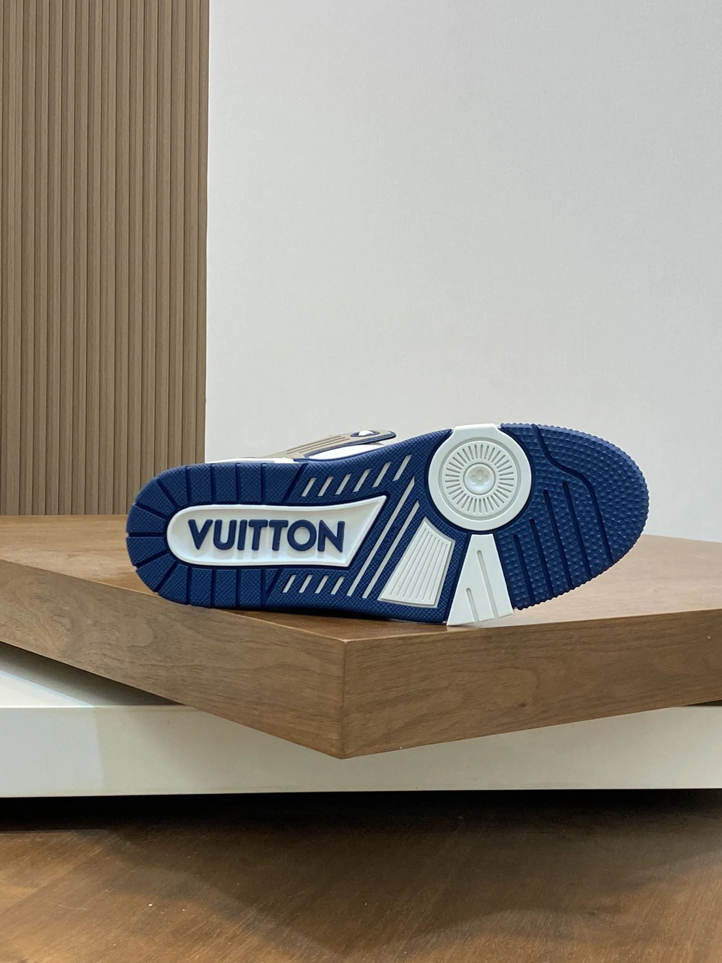 Versatile Louis Vuitton Trainer Sneaker 30965
