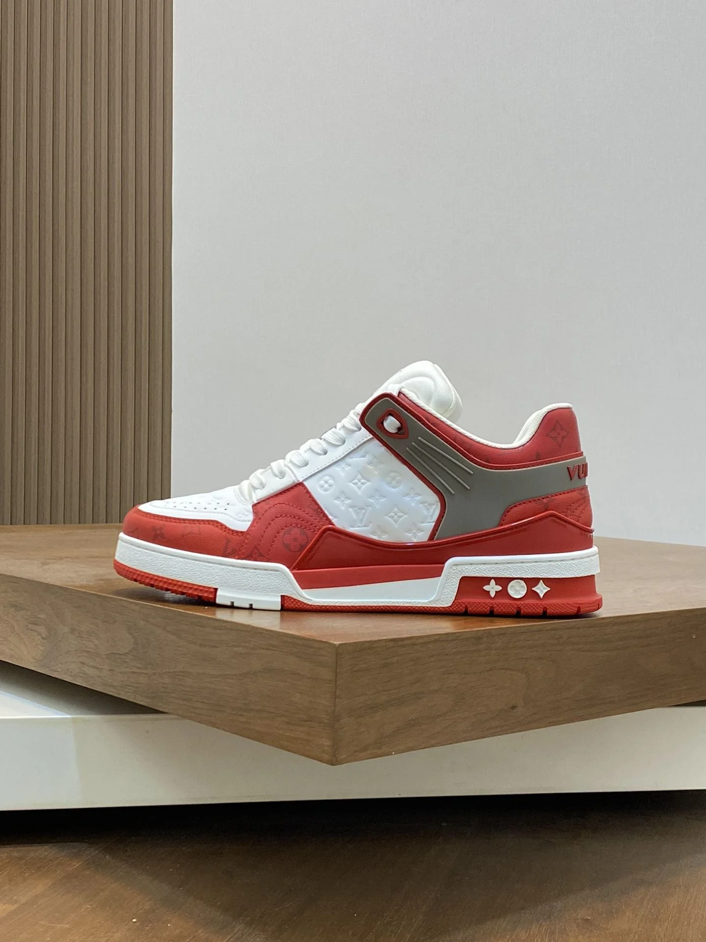 Louis Vuitton Trainer Sneaker Classic 30975