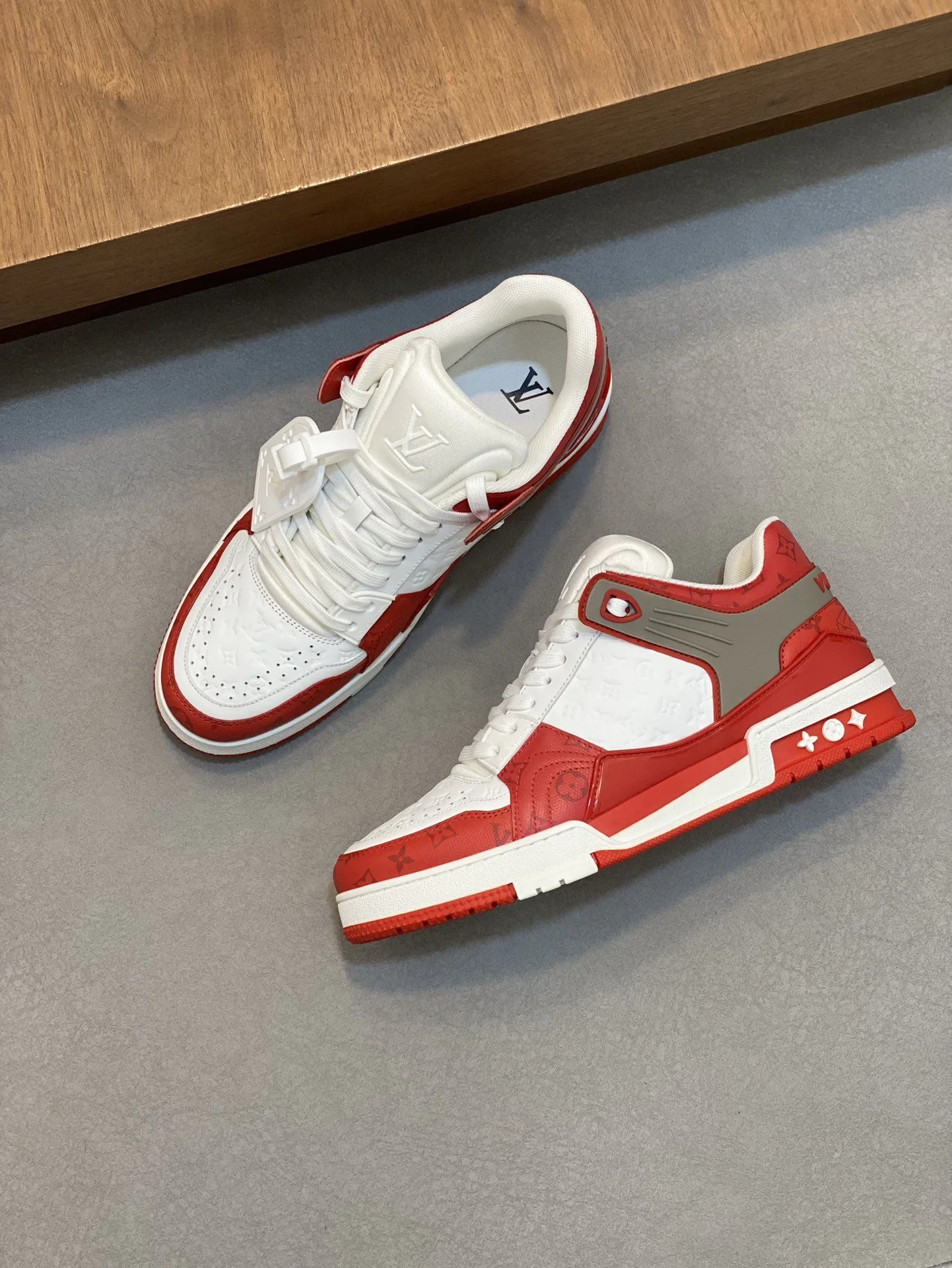 Louis Vuitton Trainer Sneaker Classic 30975
