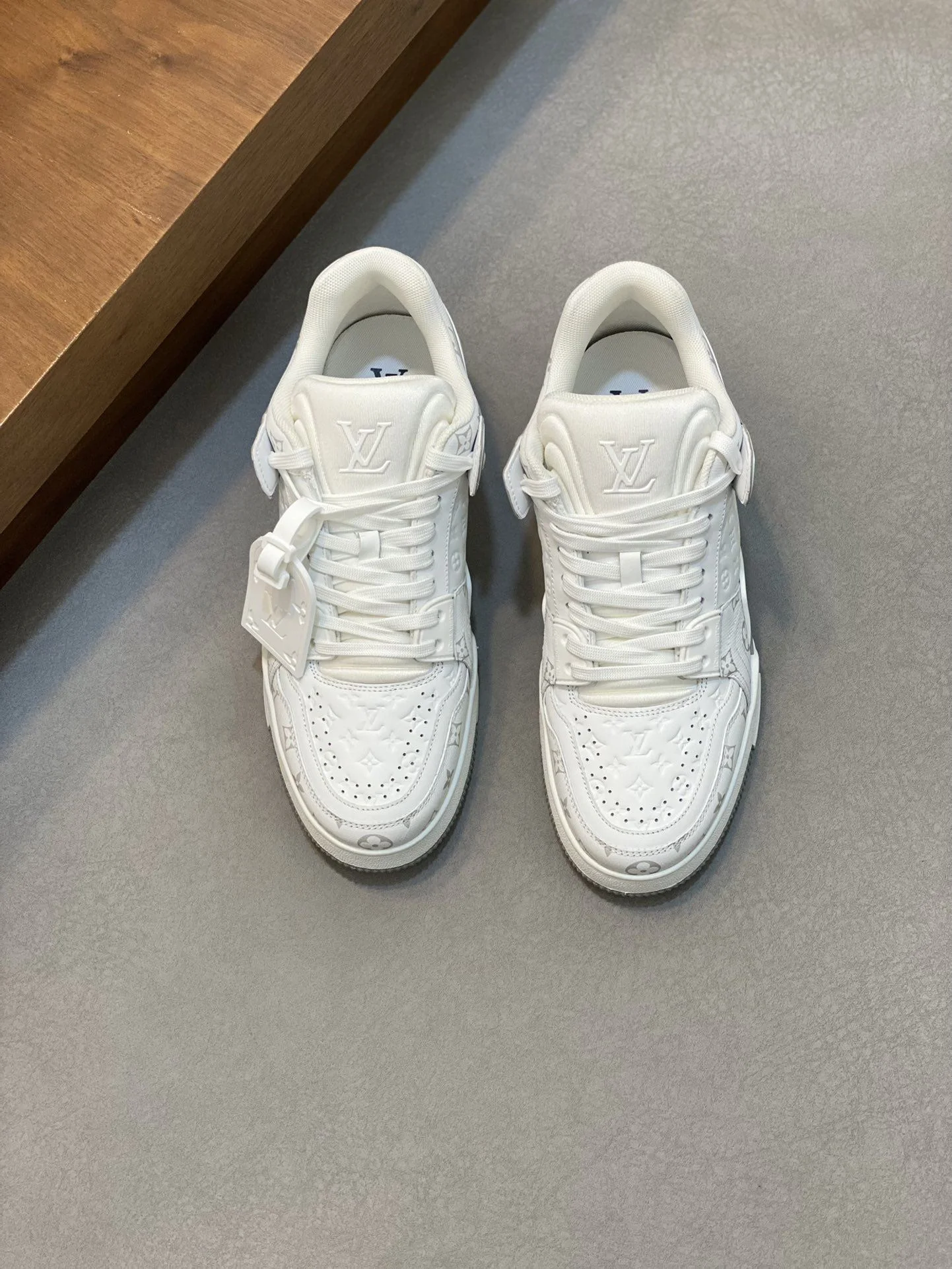 TopPick Louis Vuitton Trainer Sneaker 30959
