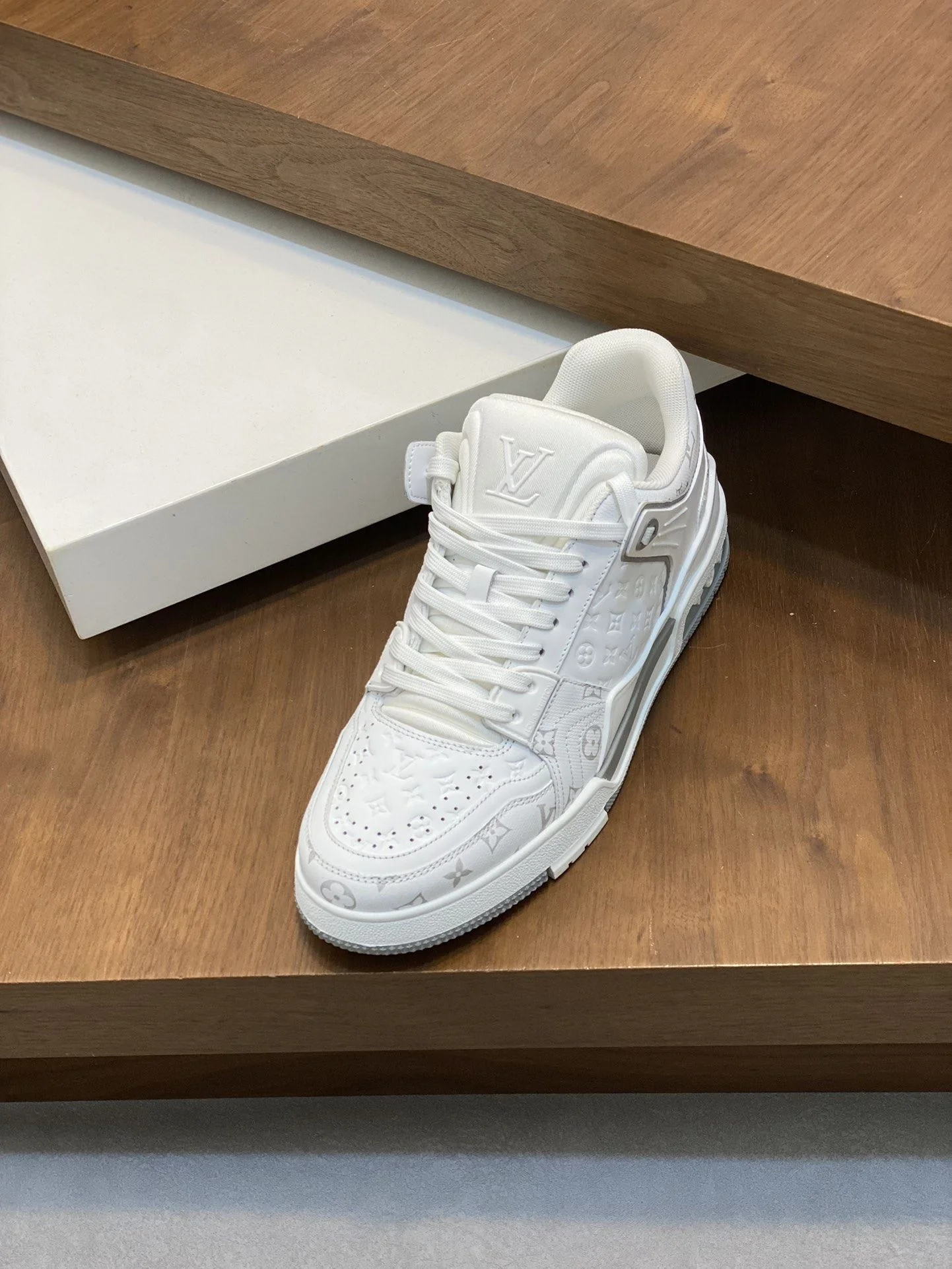 TopPick Louis Vuitton Trainer Sneaker 30959