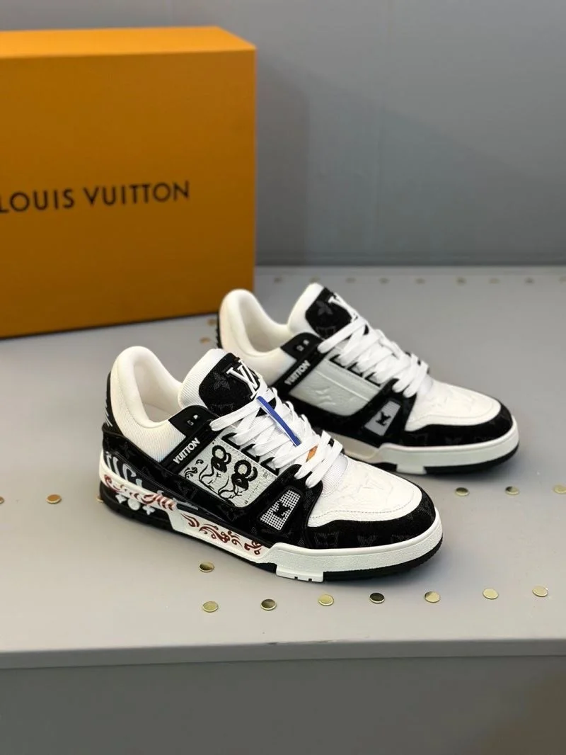 Flexible Louis Vuitton Trainer Sneaker 30978