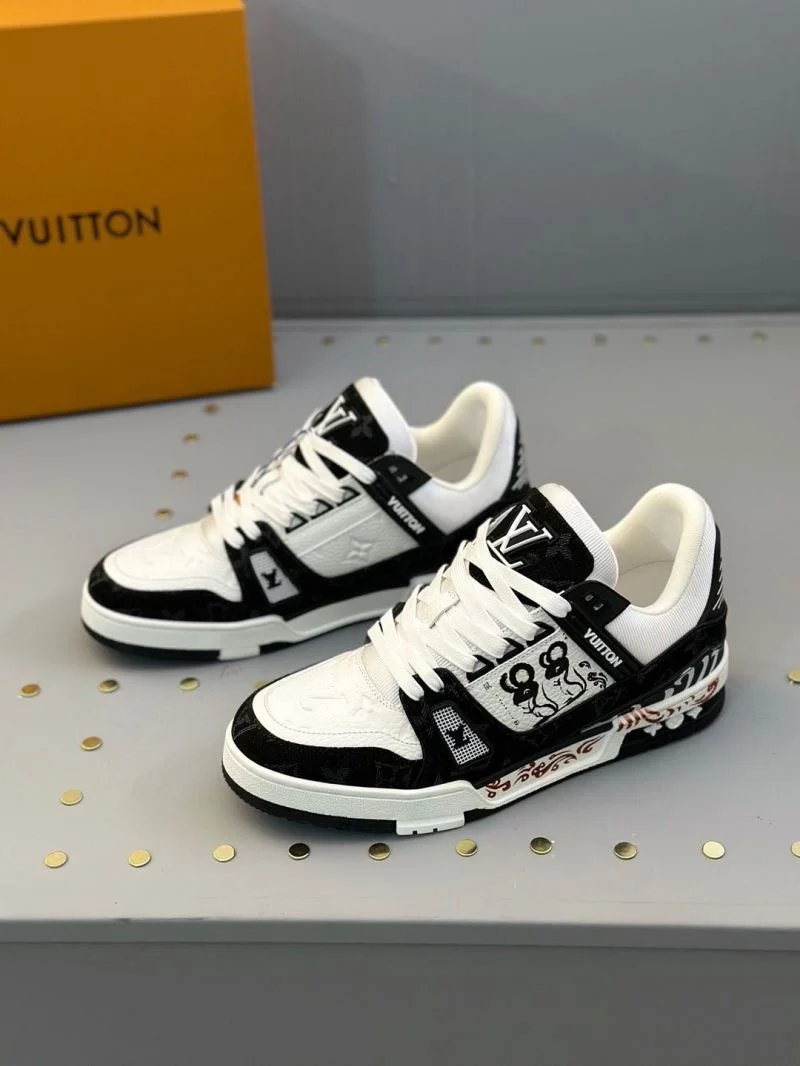 Flexible Louis Vuitton Trainer Sneaker 30978