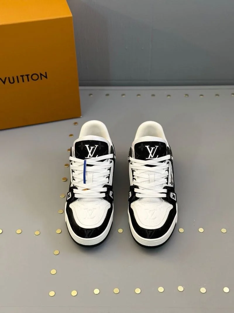 Louis Vuitton Trainer Sneaker Bright 30970