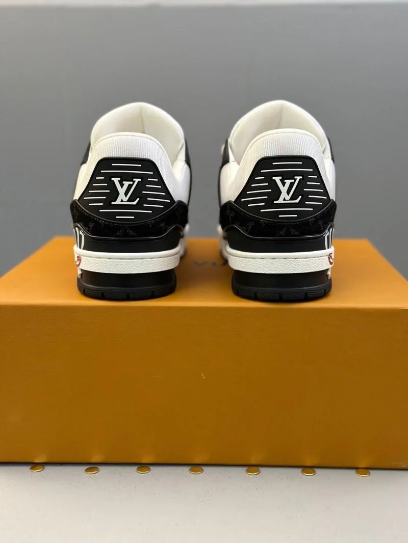 Louis Vuitton Trainer Sneaker Bright 30970