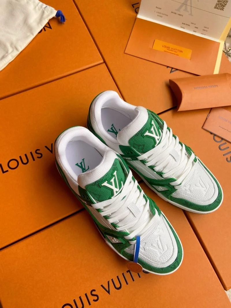Lightweight Louis Vuitton Trainer Sneaker 30950