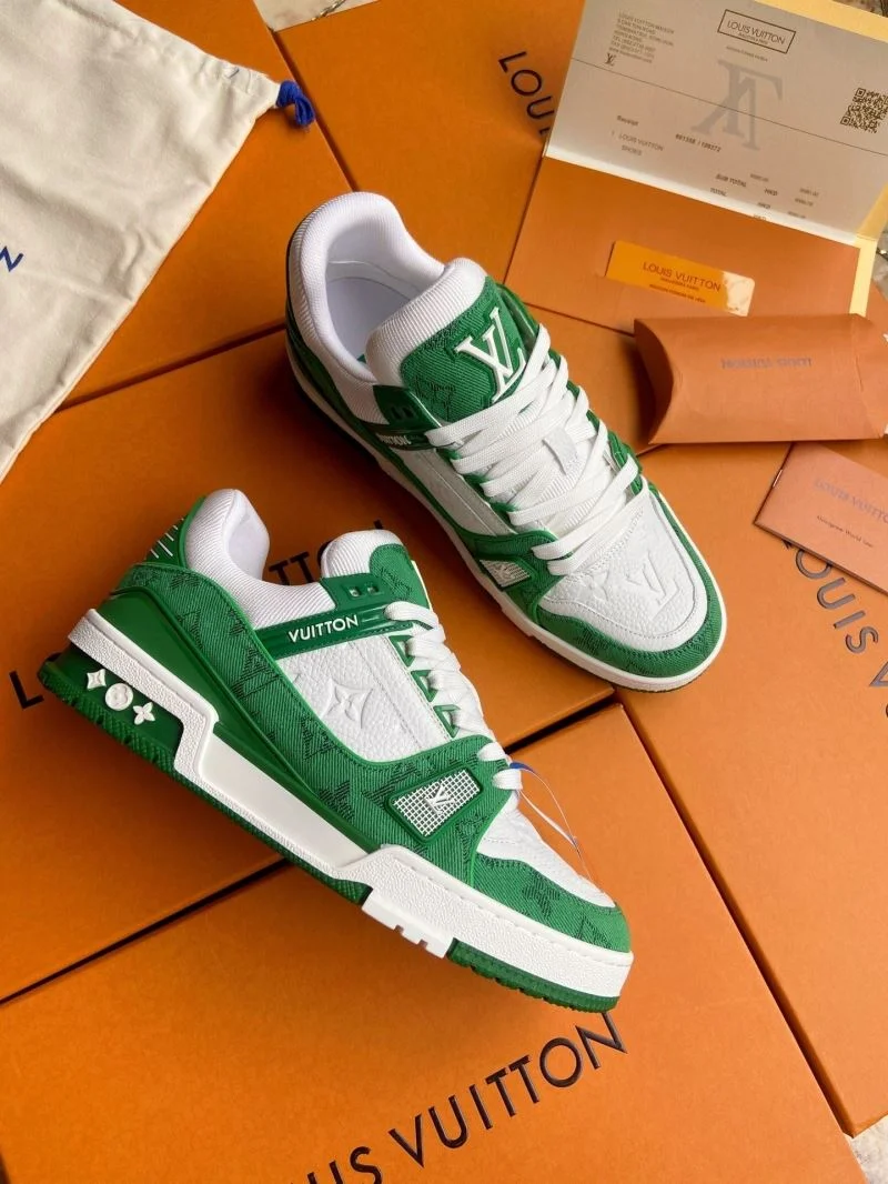 Lightweight Louis Vuitton Trainer Sneaker 30950