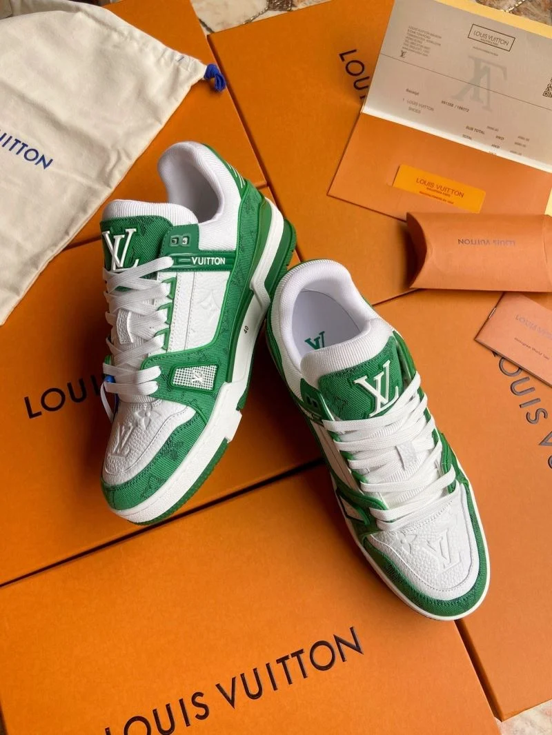 Lightweight Louis Vuitton Trainer Sneaker 30950