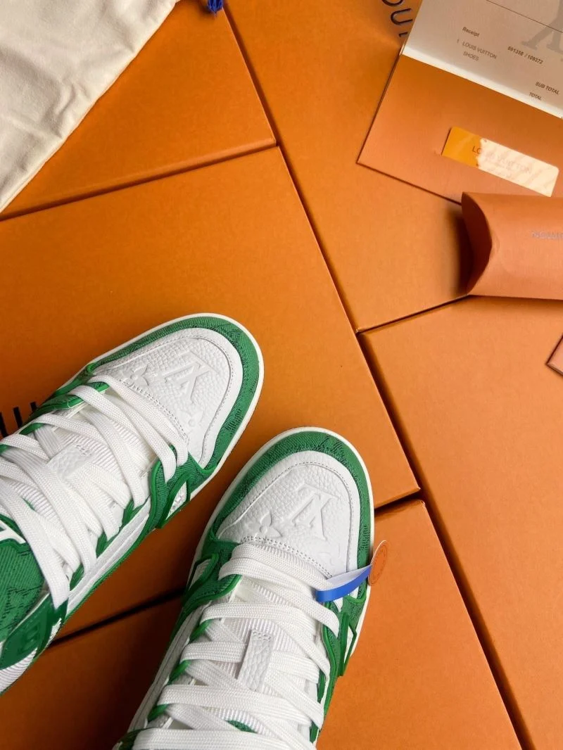 Lightweight Louis Vuitton Trainer Sneaker 30950