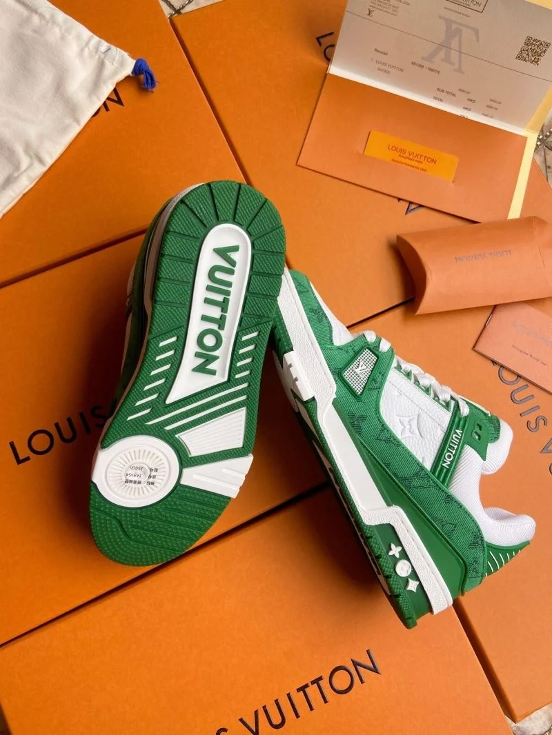 Lightweight Louis Vuitton Trainer Sneaker 30950