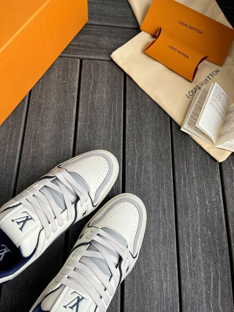 Timeless Louis Vuitton Trainer Sneaker 30948
