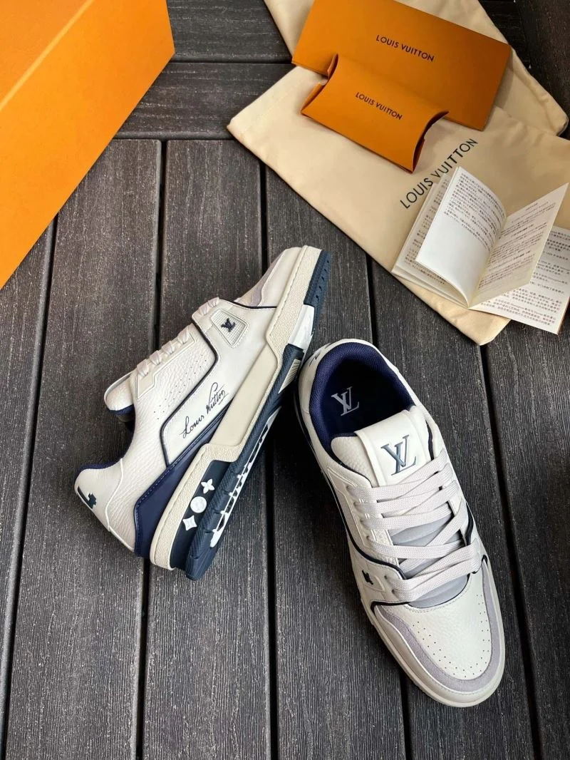 Timeless Louis Vuitton Trainer Sneaker 30948