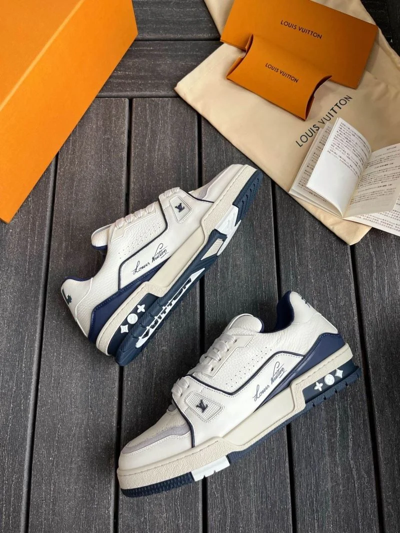 Timeless Louis Vuitton Trainer Sneaker 30948