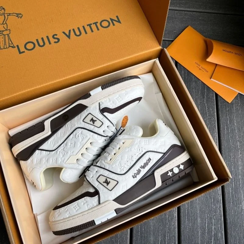 Resilient Louis Vuitton Trainer Sneaker 30946