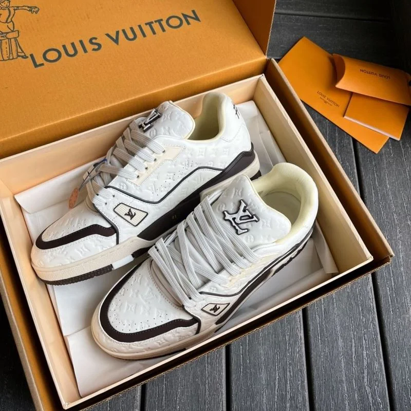 Resilient Louis Vuitton Trainer Sneaker 30946