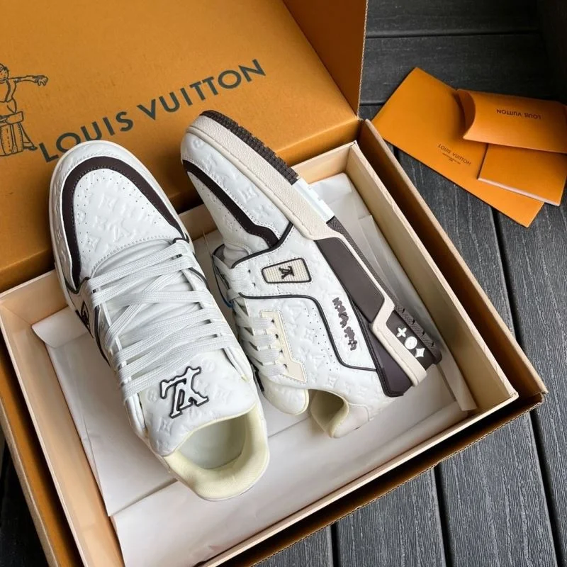 Resilient Louis Vuitton Trainer Sneaker 30946