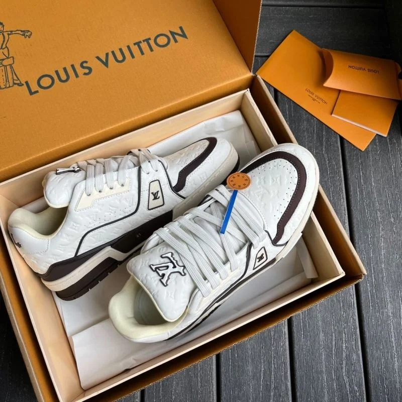 Resilient Louis Vuitton Trainer Sneaker 30946