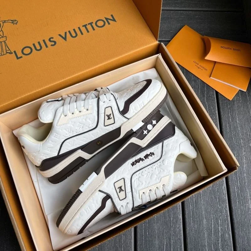Resilient Louis Vuitton Trainer Sneaker 30946