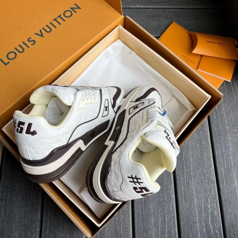 Resilient Louis Vuitton Trainer Sneaker 30946