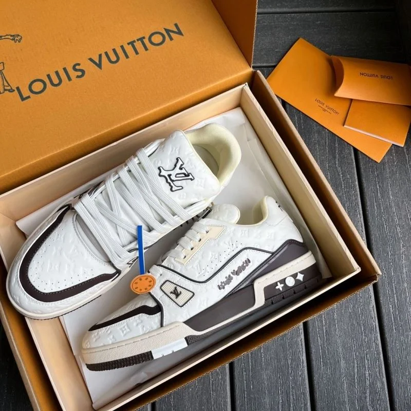 Resilient Louis Vuitton Trainer Sneaker 30946