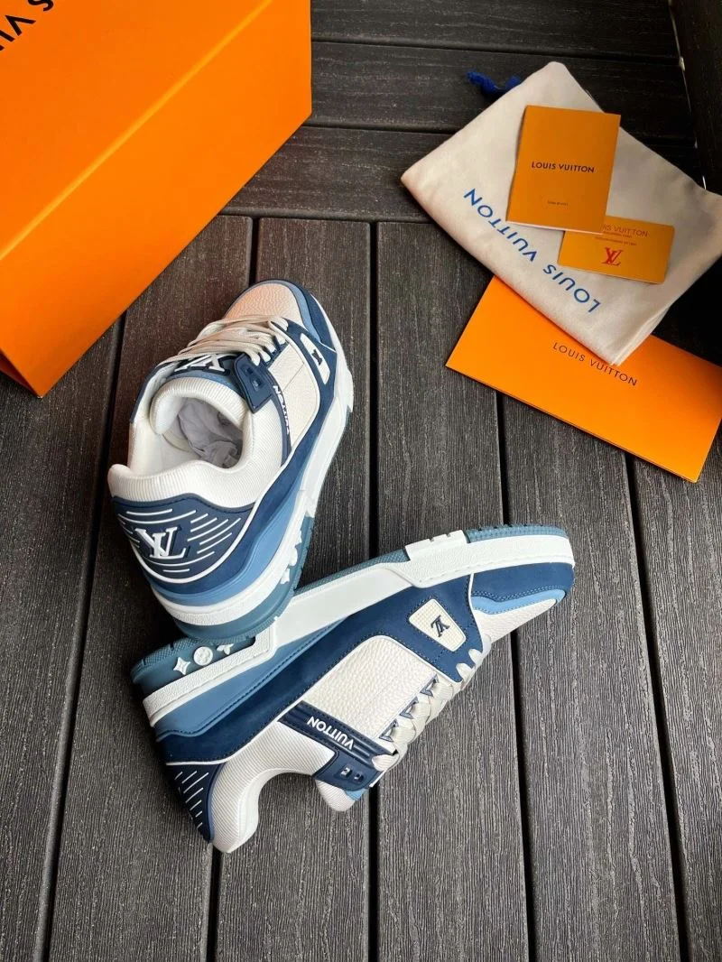 Cozy Louis Vuitton Trainer Sneaker 30940