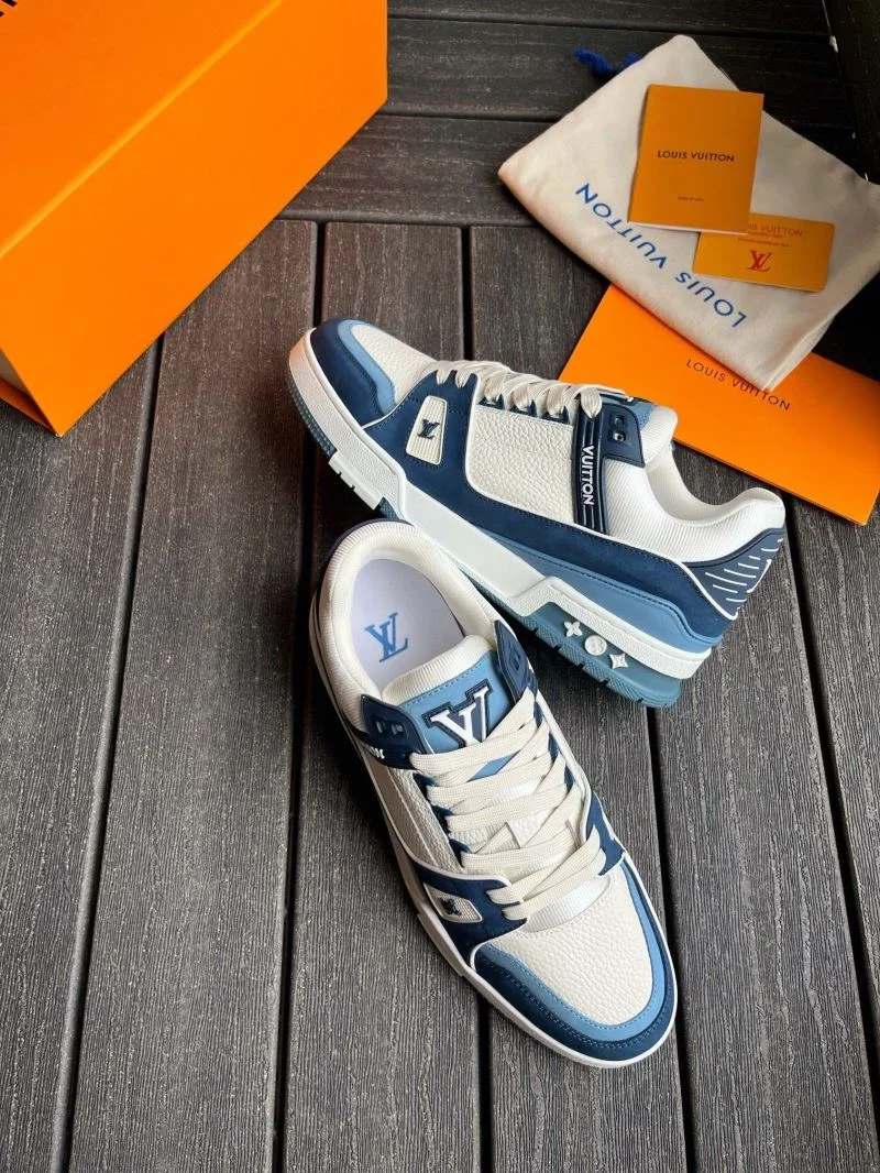 Cozy Louis Vuitton Trainer Sneaker 30940