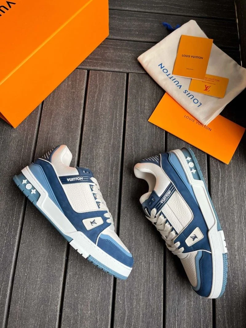 Cozy Louis Vuitton Trainer Sneaker 30940