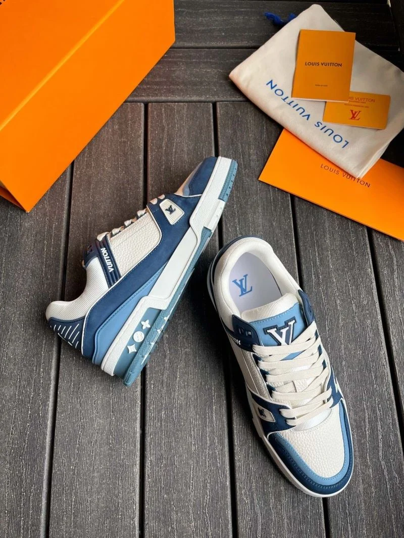 Cozy Louis Vuitton Trainer Sneaker 30940