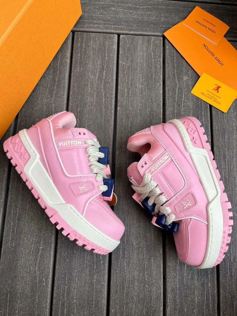 Louis Vuitton Trainer Sneaker Practical 30934