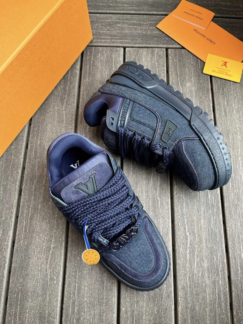 Casual Louis Vuitton Trainer Sneaker 30923