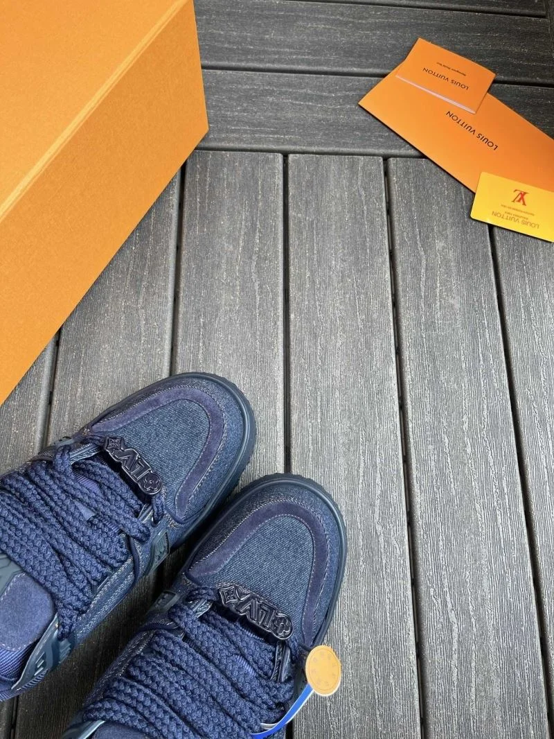 Casual Louis Vuitton Trainer Sneaker 30923