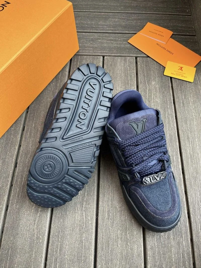 Casual Louis Vuitton Trainer Sneaker 30923