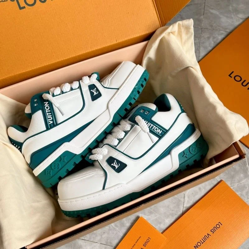 Functional Louis Vuitton Trainer Sneaker 30932