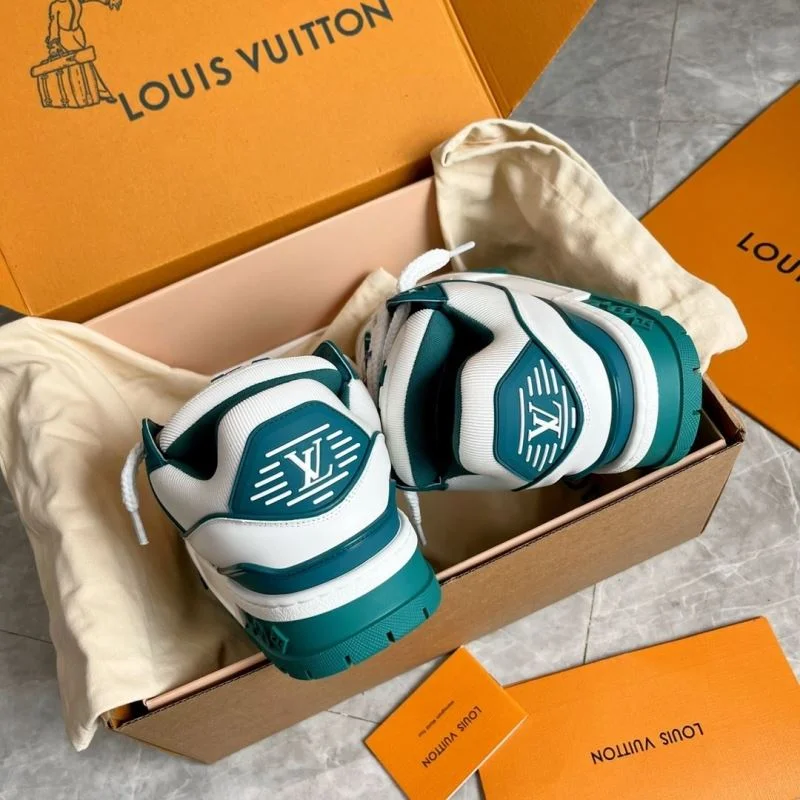Functional Louis Vuitton Trainer Sneaker 30932