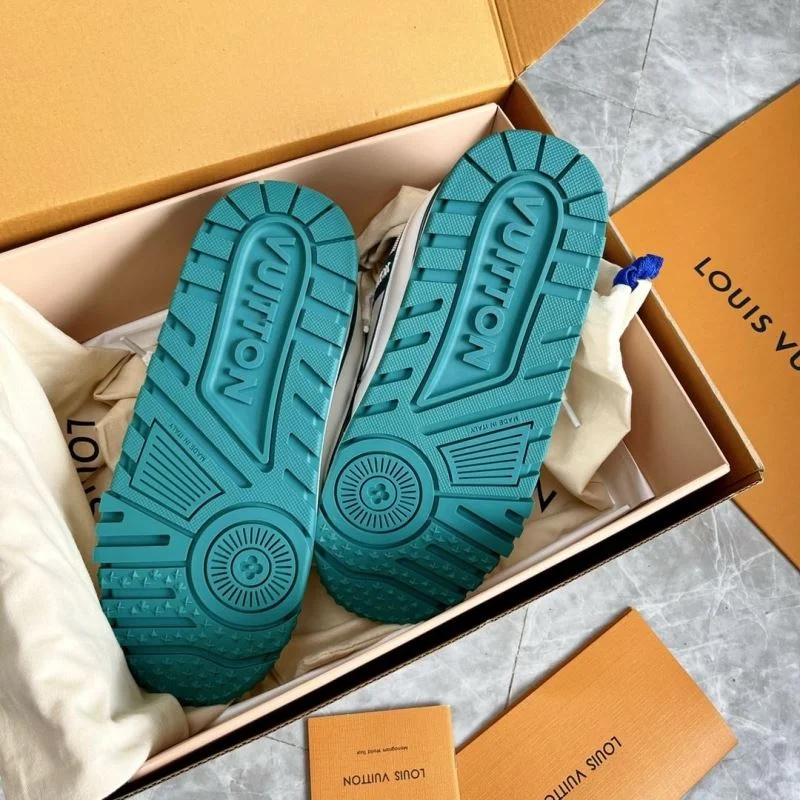 Functional Louis Vuitton Trainer Sneaker 30932
