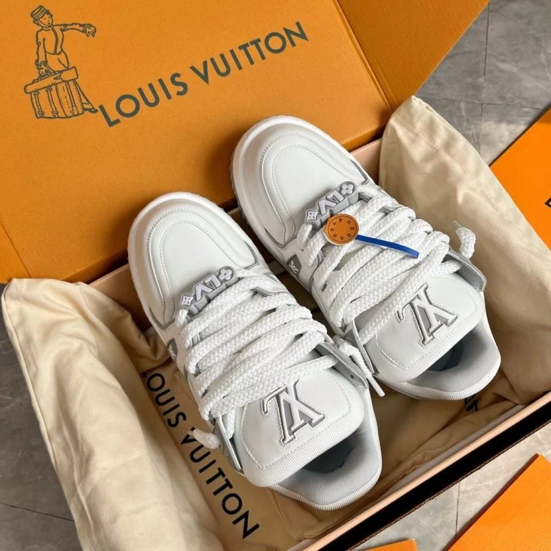 Louis Vuitton Trainer Sneaker Durable 30939