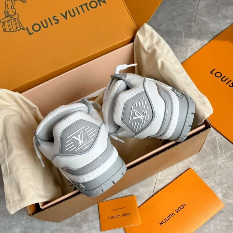 Louis Vuitton Trainer Sneaker Durable 30939