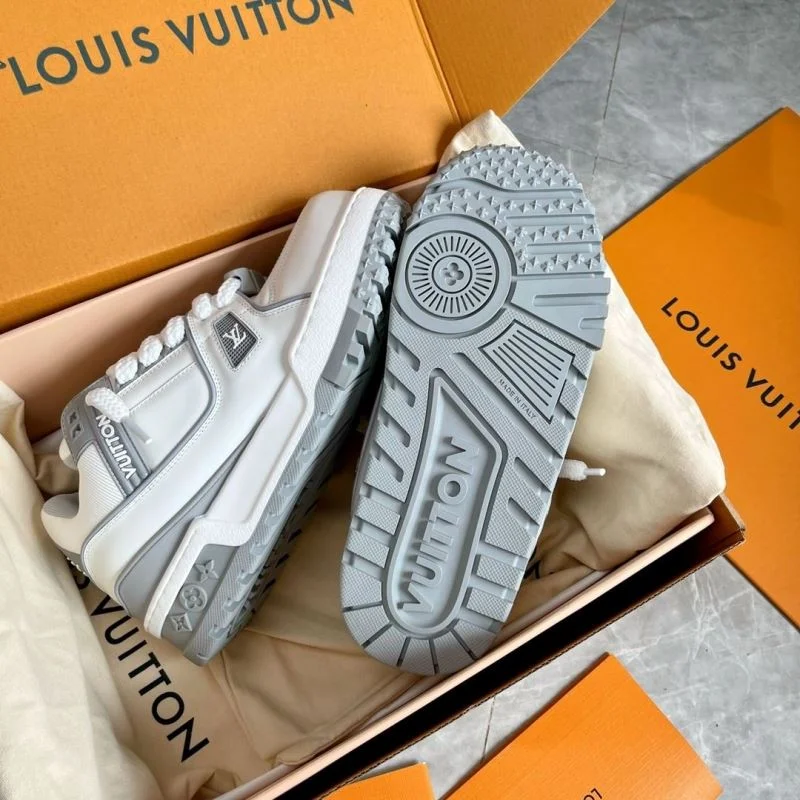 Louis Vuitton Trainer Sneaker Durable 30939